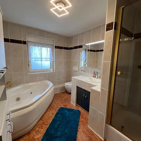 Stilvolles Mit Garten Für 6 Personen *